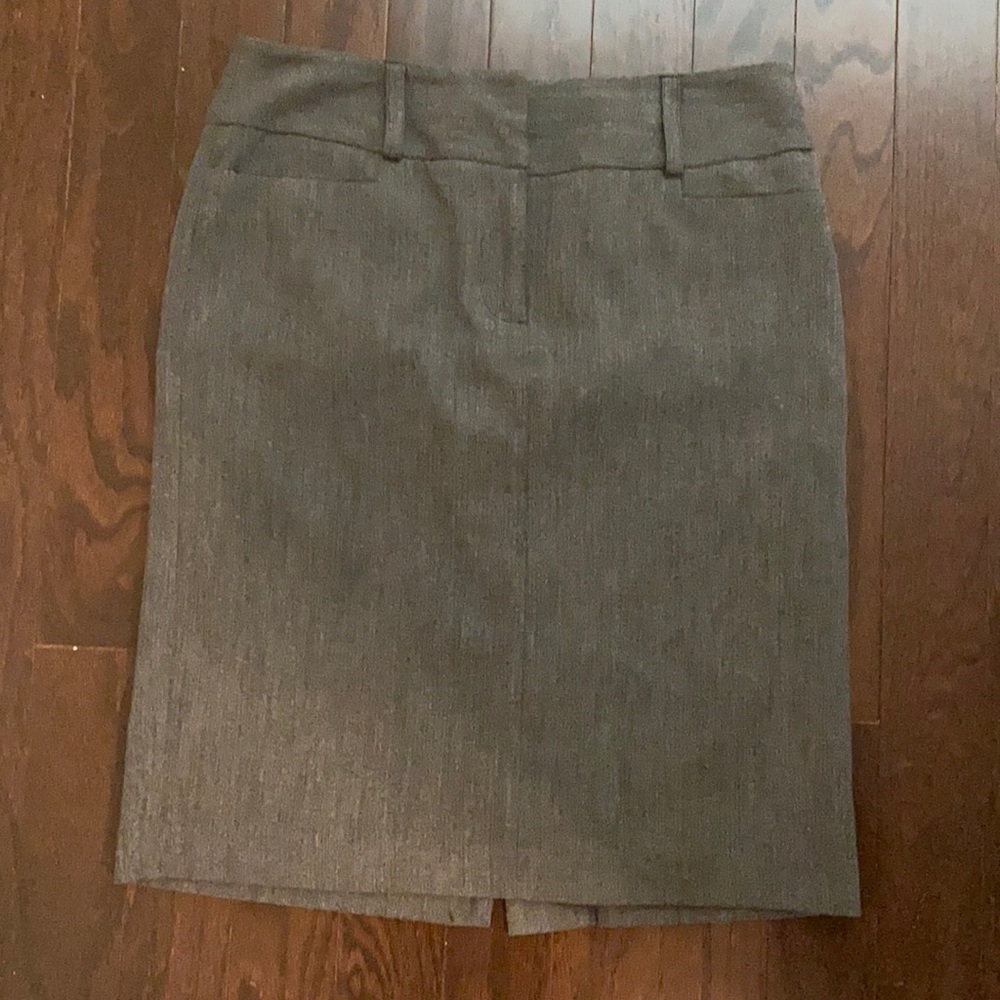 Grey pencil skirt